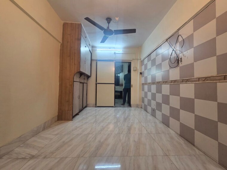 Bedroom, topiwala-chs 3 Bedroom 900 Sq.Ft. Apartment In Goregaon West Mumbai 10454428