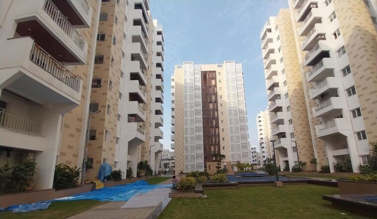 Exterior View, ambience-courtyard 3 Bedroom 1640 Sq.Ft. Apartment In Manikonda Hyderabad 10440963