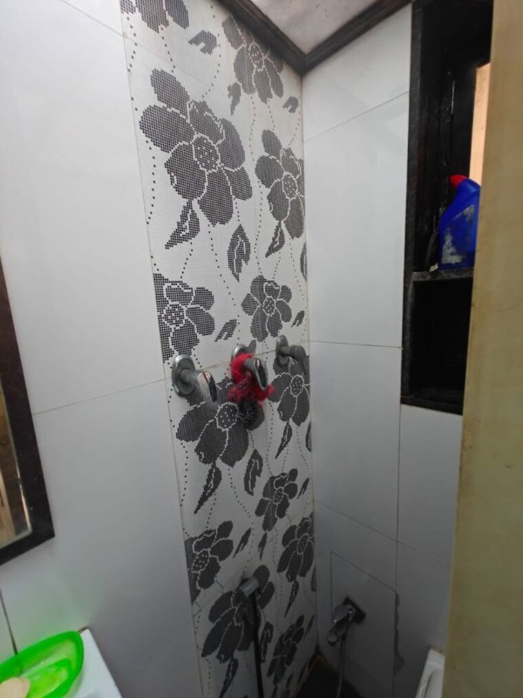 Washroom, palash-towers 3 Bedroom 950 Sq.Ft. Apartment In Andheri West Mumbai 10454433