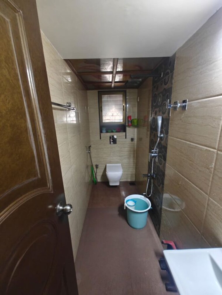 Bathroom, palash-towers 3 Bedroom 950 Sq.Ft. Apartment In Andheri West Mumbai 10454433