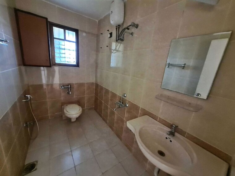 Bathroom, lunkad-goldcoast 4 Bedroom 1750 Sq.Ft. Apartment In Viman Nagar Pune 10454438