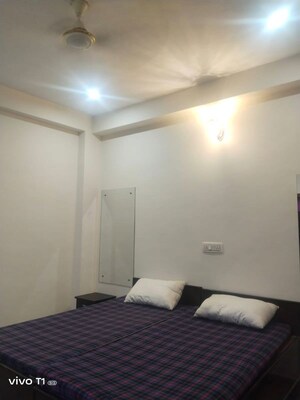 Room in 2 BHK Builder Floor at Sector 40 – for Rent
