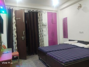 Bedroom in 2 BHK Builder Floor at Sector 40 – for Rent