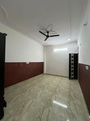 Bedroom in 2 BHK Builder Floor at Sector 39 – for Rent