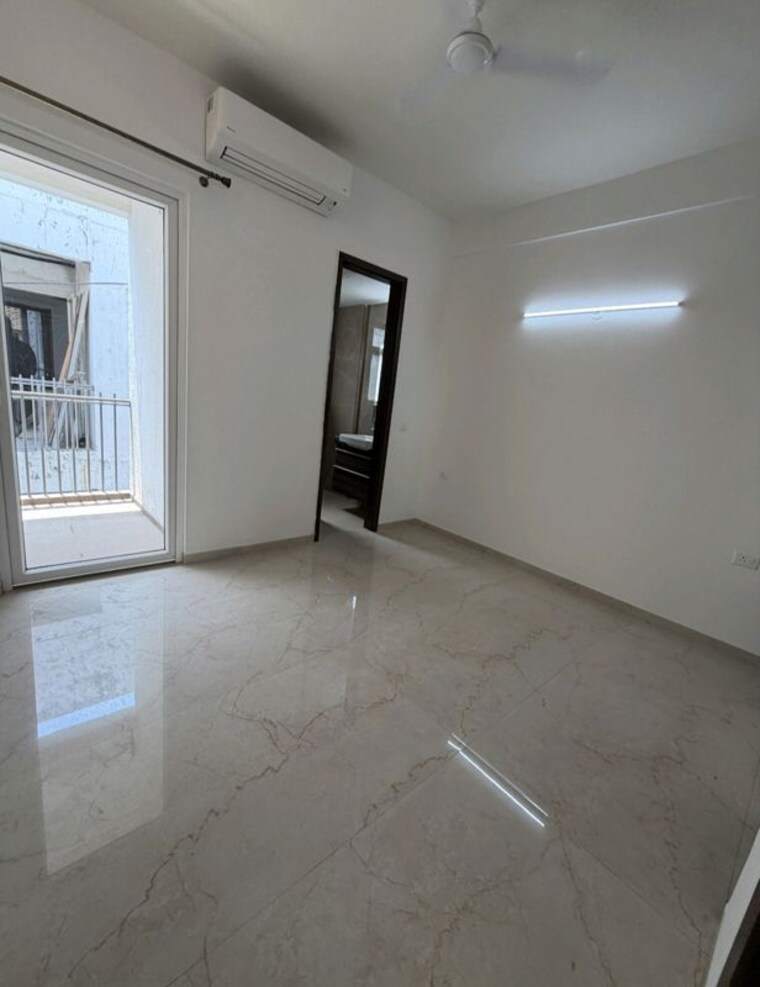 Room, smart-world-orchard 2 Bedroom 1150 Sq.Ft. Apartment In Sector 61 Gurgaon 10454456