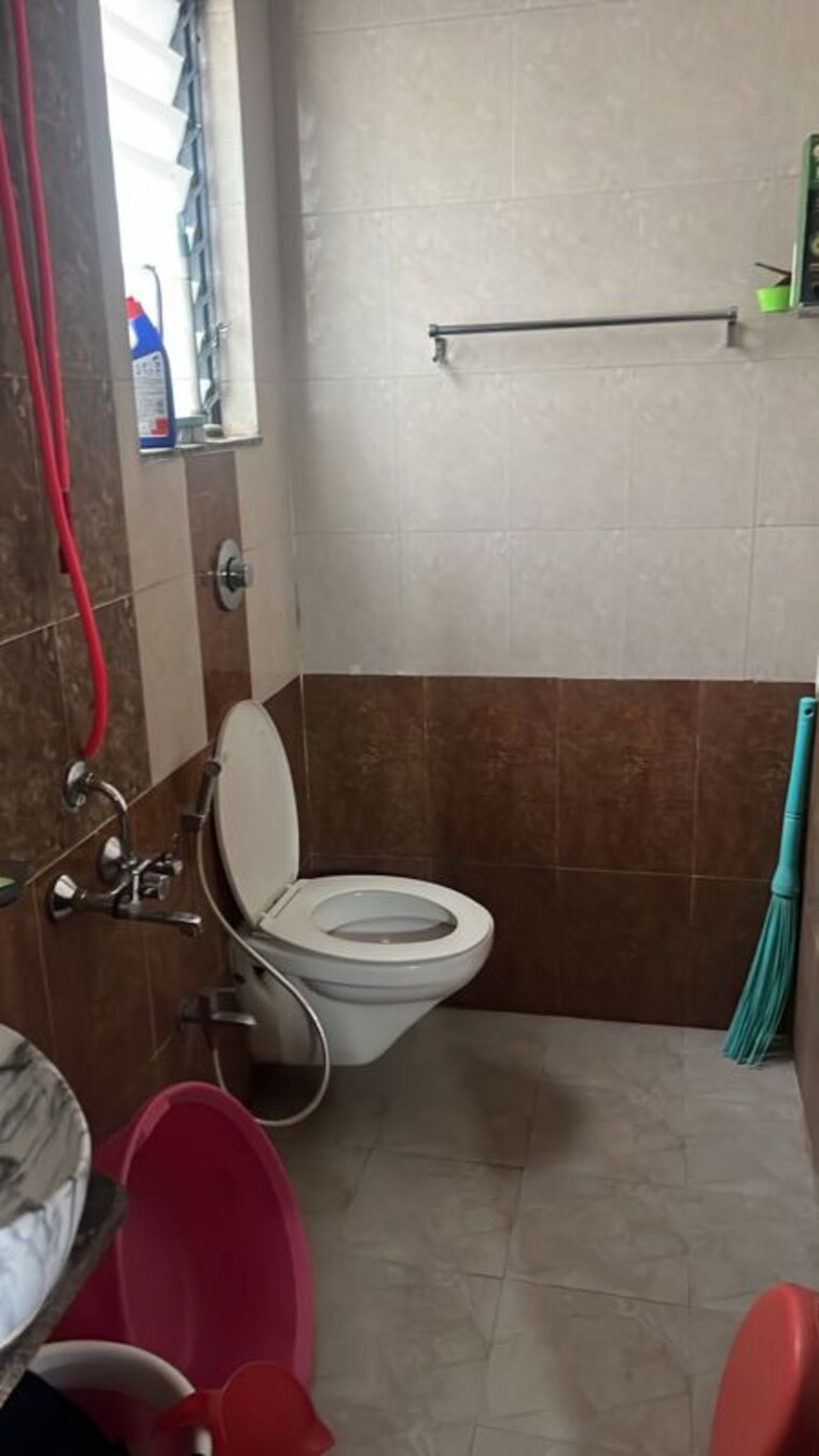 Bathroom, dhanori 1.5 Bedroom 640 Sq.Ft. Apartment In Dhanori Pune 10454465
