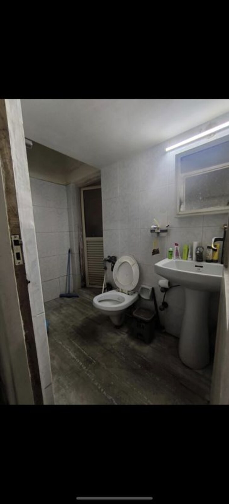 Bathroom, k-raheja-palm-court-j-building 2 Bedroom 700 Sq.Ft. Apartment In Malad West Mumbai 10454501