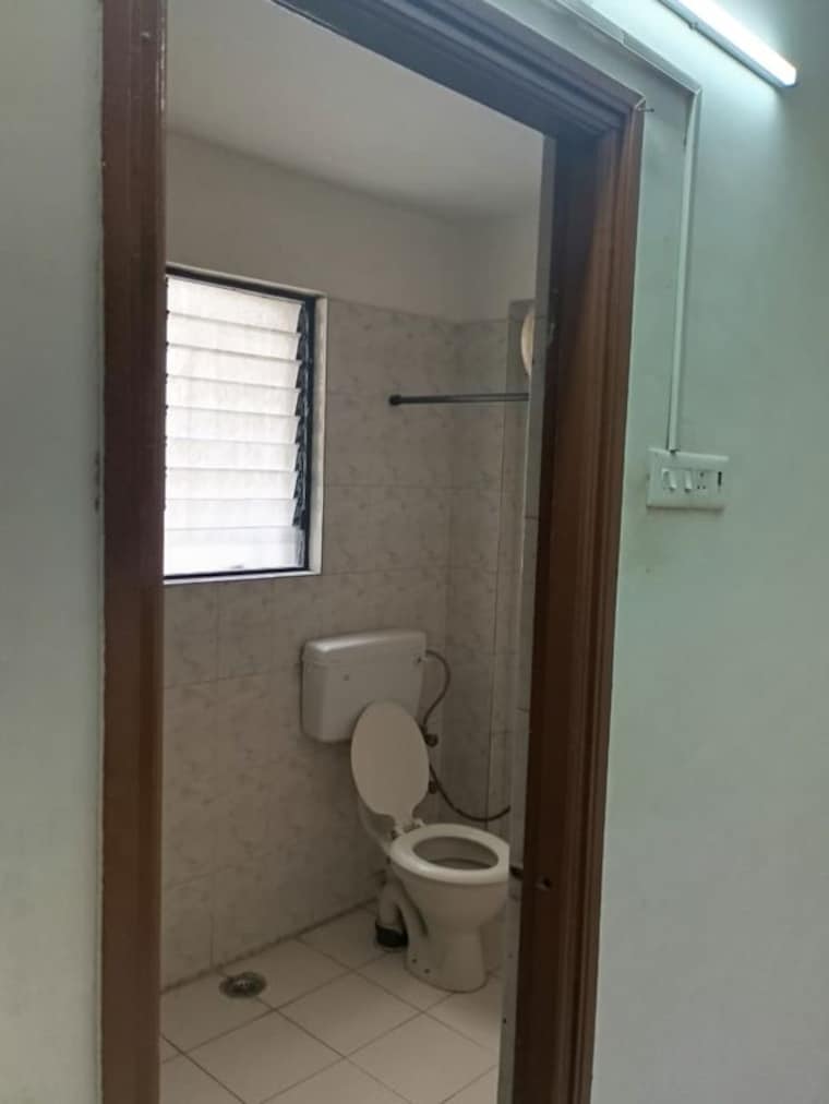 Bathroom, b-u-bhandari-hill-side-phase-i 2 Bedroom 1000 Sq.Ft. Apartment In Baner Pune 10454504
