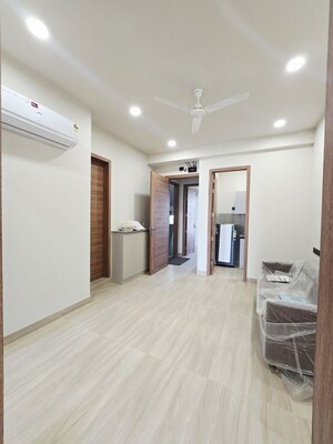 Room in 2 BHK Builder Floor at Dlf Cyber City – for Rent