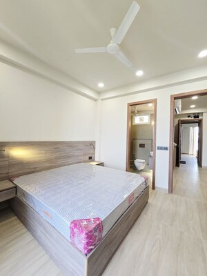 Room in 2 BHK Builder Floor at Dlf Cyber City – for Rent