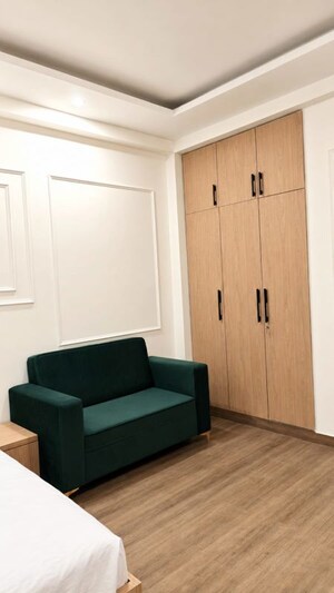 Living Room in 1 BHK Builder Floor at South City 1 – for Rent