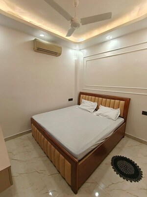 Bedroom in 3 BHK Builder Floor at Defence Colony – for Rent