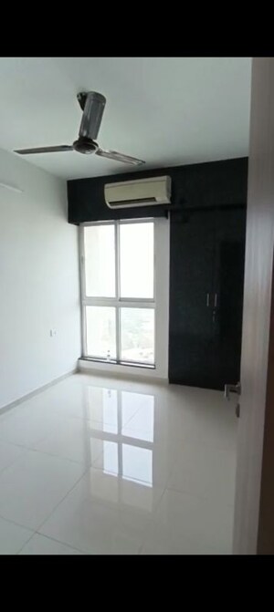 Room in 3 BHK Apartment at Godrej Emerald Vista, Ghodbunder Road – for Rent