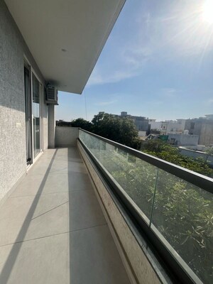 Balcony in 1 BHK Builder Floor at Sector 43 – for Rent