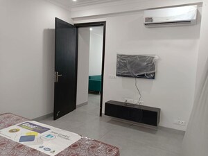 Room in 1 BHK Builder Floor at Sector 43 – for Rent