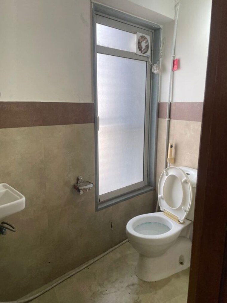 Bathroom, ellisbridge Commercial Office Space 1200 Sq.Ft. In Ellisbridge Ahmedabad 10454545