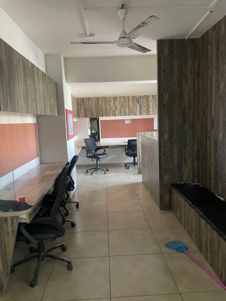 Cover Image, ellisbridge Commercial Office Space 1200 Sq.Ft. In Ellisbridge Ahmedabad 10454545
