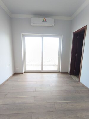 Room in 3 BHK Apartment at Central Park Flower Valley Aqua Front Towers, Sohna Sector 33 – for Sale