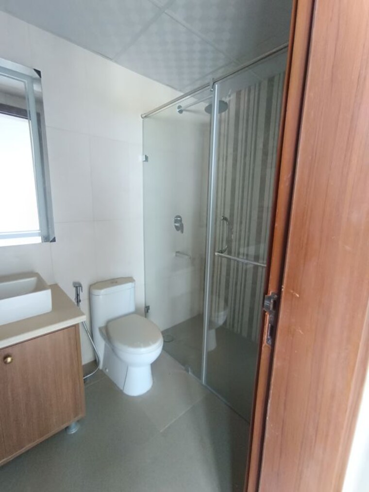 Bathroom, central-park-flower-valley-aqua-front-towers 3 Bedroom 1789 Sq.Ft. Apartment In Sohna Sector 33 Gurgaon 10454564
