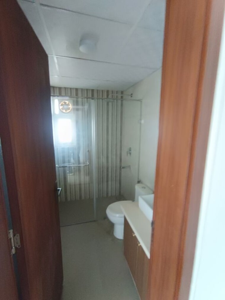 Bathroom, central-park-flower-valley-aqua-front-towers 3 Bedroom 1789 Sq.Ft. Apartment In Sohna Sector 33 Gurgaon 10454564