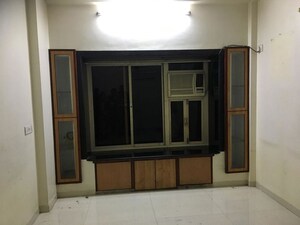 Room in 1 BHK Apartment at Conwood Astoria, Goregaon East – for Rent