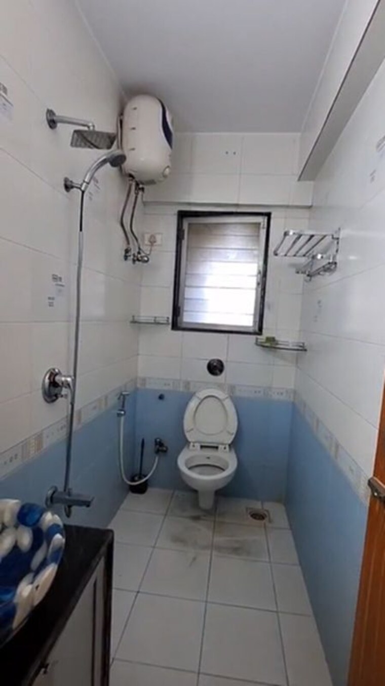 Bathroom, bhoj-bhavan 2 Bedroom 800 Sq.Ft. Apartment In Chembur Mumbai 10454614