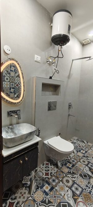 Furnished Amenities in 2 BHK Builder Floor at Sushant Lok I – for Rent