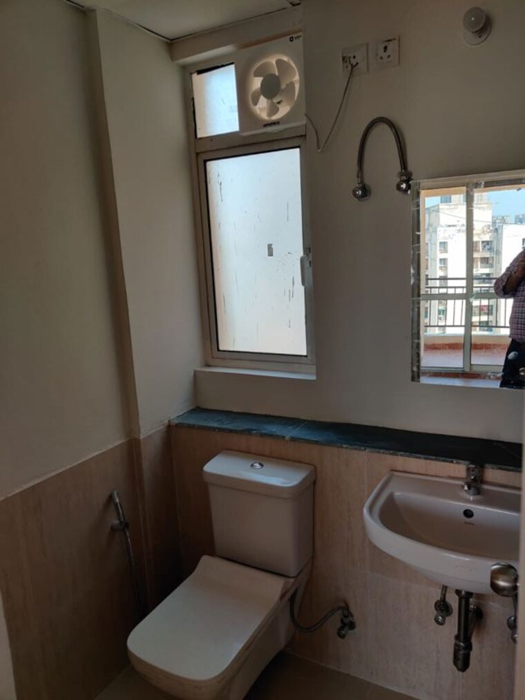 Bathroom, jaypee-green-kosmos-phase-ii 2 Bedroom 960 Sq.Ft. Apartment In Sector 134 Noida 10454681