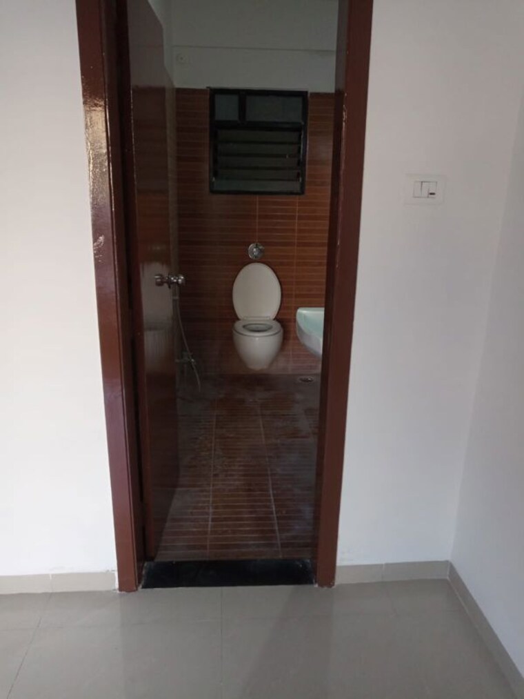 Attached Bathroom, kumbare-park-society 2 Bedroom 1009 Sq.Ft. Apartment In Kothrud Pune 10454685