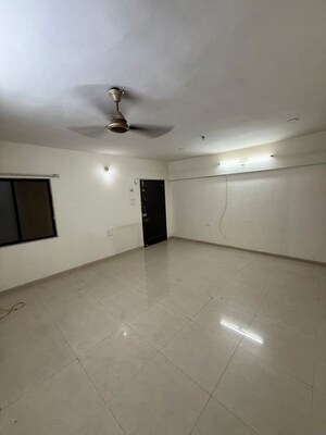 Room in 2 BHK Apartment at Kumar Sophronia, Kalyani Nagar – for Sale