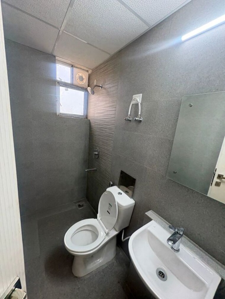 Bathroom, signature-global-city 3 Bedroom 1800 Sq.Ft. Apartment In Sector 37d Gurgaon 10454728