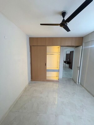 Room in 3 BHK Apartment at Signature Global City, Sector 37d – for Rent