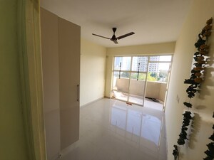 2 BHK Apartment For Rent in Pyramid Midtown, Sector 59