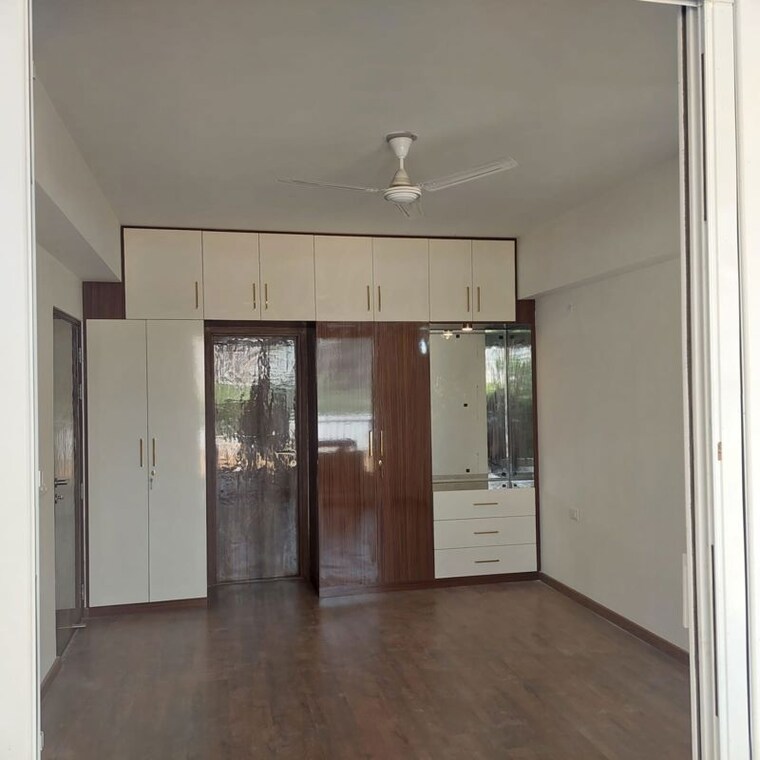 Room, ss-almeria 3.5 Bedroom 2000 Sq.Ft. Builder Floor In Sector 84 Gurgaon 10454717