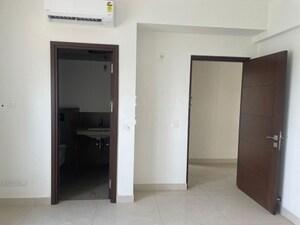 Room in 3.5 BHK Apartment at Legacy Eldora, Jakkuru – for Rent