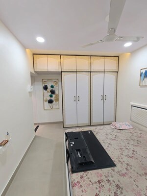 Furnished Amenities in 1 BHK Apartment at Paschim Apartments, Dadar West – for Rent