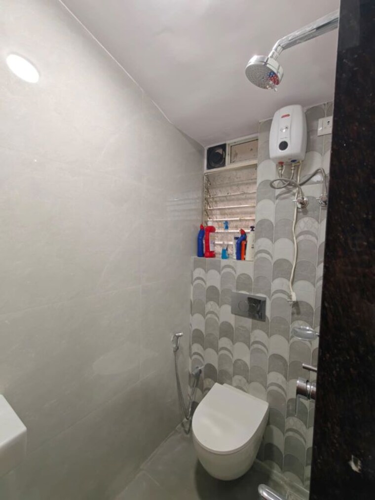 Bathroom, paschim-apartments 1 Bedroom 500 Sq.Ft. Apartment In Dadar West Mumbai 10454774