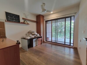 Room in 4 BHK Apartment at High Grounds – for Rent