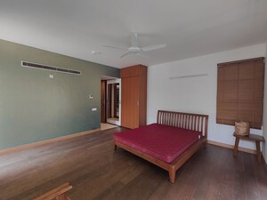 Room in 4 BHK Apartment at High Grounds – for Rent