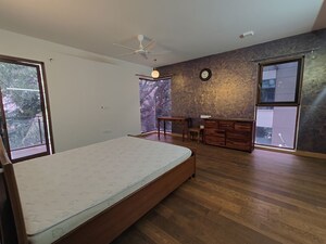 Room in 4 BHK Apartment at High Grounds – for Rent
