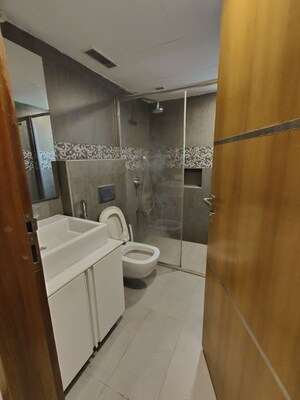 Bathroom in 4 BHK Apartment at High Grounds – for Rent
