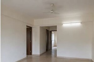 Room in 4 BHK Apartment at Vasant Kunj – for Rent