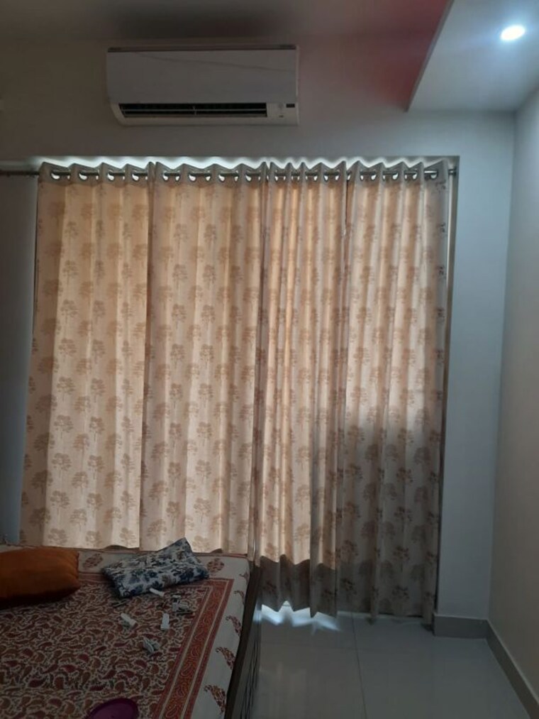 Bedroom, mahagun-moderne 2.5 Bedroom 1250 Sq.Ft. Apartment In Sector 78 Noida 10454837