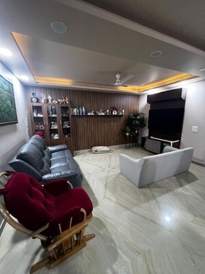 Parking in 2 BHK Builder Floor at Sector 43 – for Rent