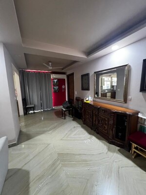 Parking in 2 BHK Builder Floor at Sector 43 – for Rent
