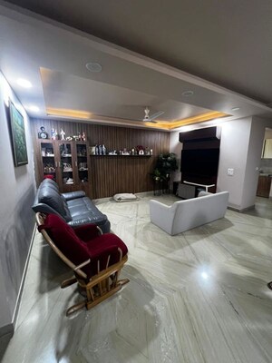 Living Room in 2 BHK Builder Floor at Sector 43 – for Rent