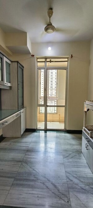 Room in 3 BHK Apartment at Hiranandani Estate Crown, Ghodbunder Road – for Rent
