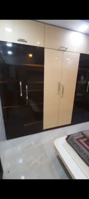 Furnished Amenities in 2 BHK Apartment at Chamunda Paradise, Vile Parle East – for Rent