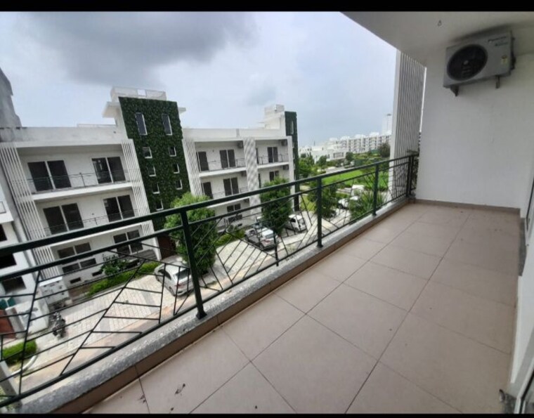 Balcony, central-park-flower-valley 3 Bedroom 1274 Sq.Ft. Builder Floor In Sohna Sector 33 Gurgaon 10454906