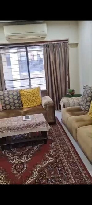 Hall in 2 BHK Apartment at Nilambari Apartment, Vile Parle East – for Rent
